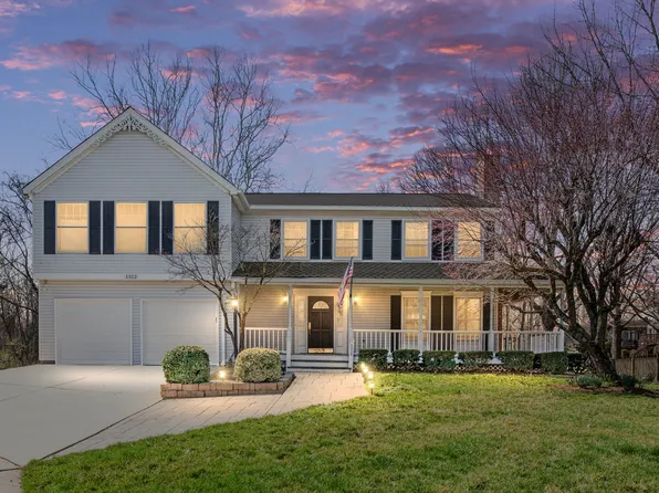 1312 Yellow Tavern Ct, Herndon, VA 20170