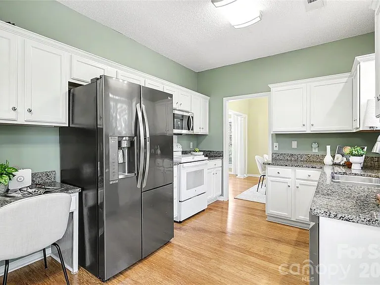 14802 Bergerac Ct — Photo 17