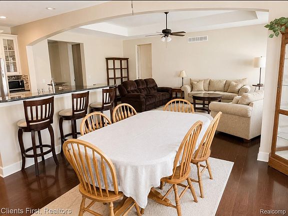 4th image of 318 Province Ln