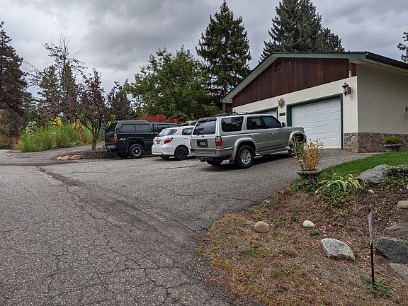 2nd image of 1524 Alpensee Strasse
