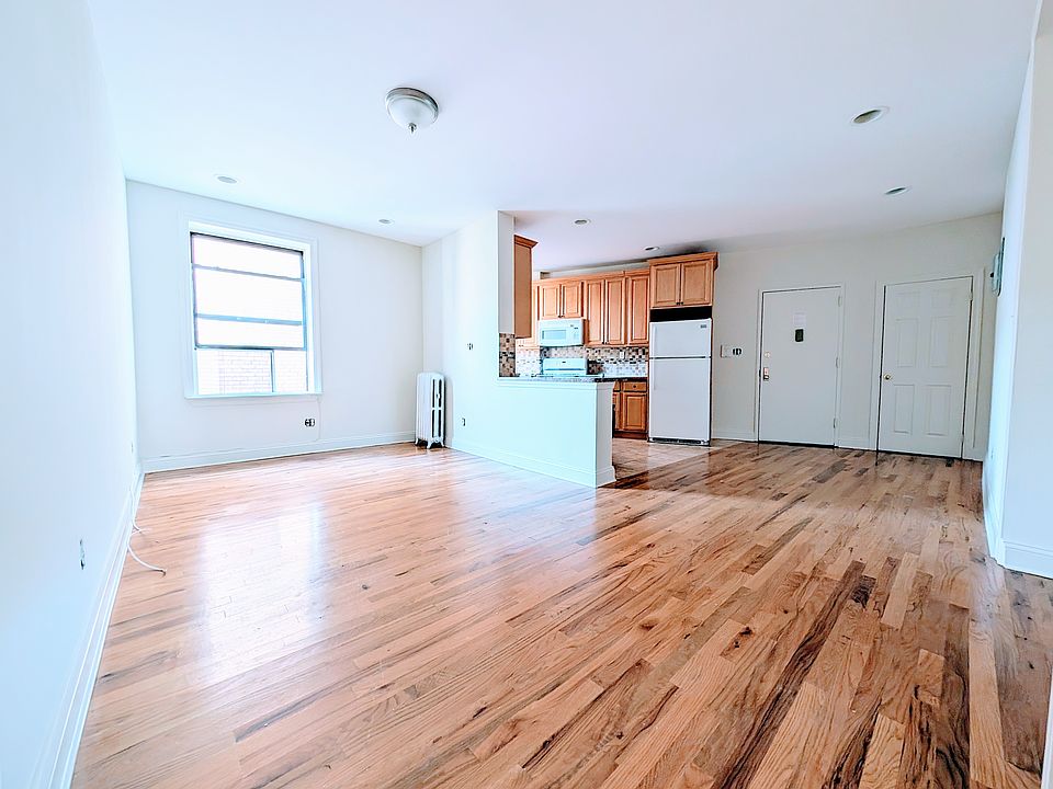 1st image of 635 E 21st St APT 31