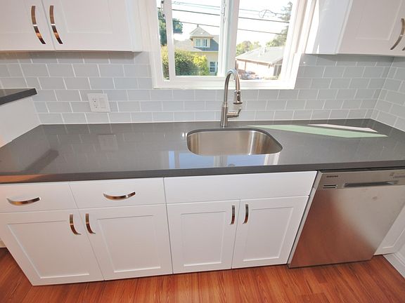 3rd image of 416 Villa Ter