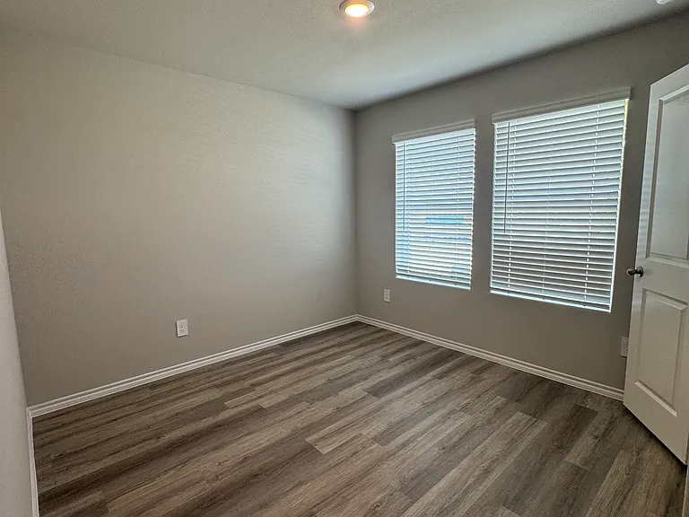 304 Deaf Smith St — Photo 15