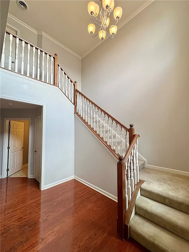 3 bed, 2.5 bath, 2360 sqft, $2,900 — Photo 2