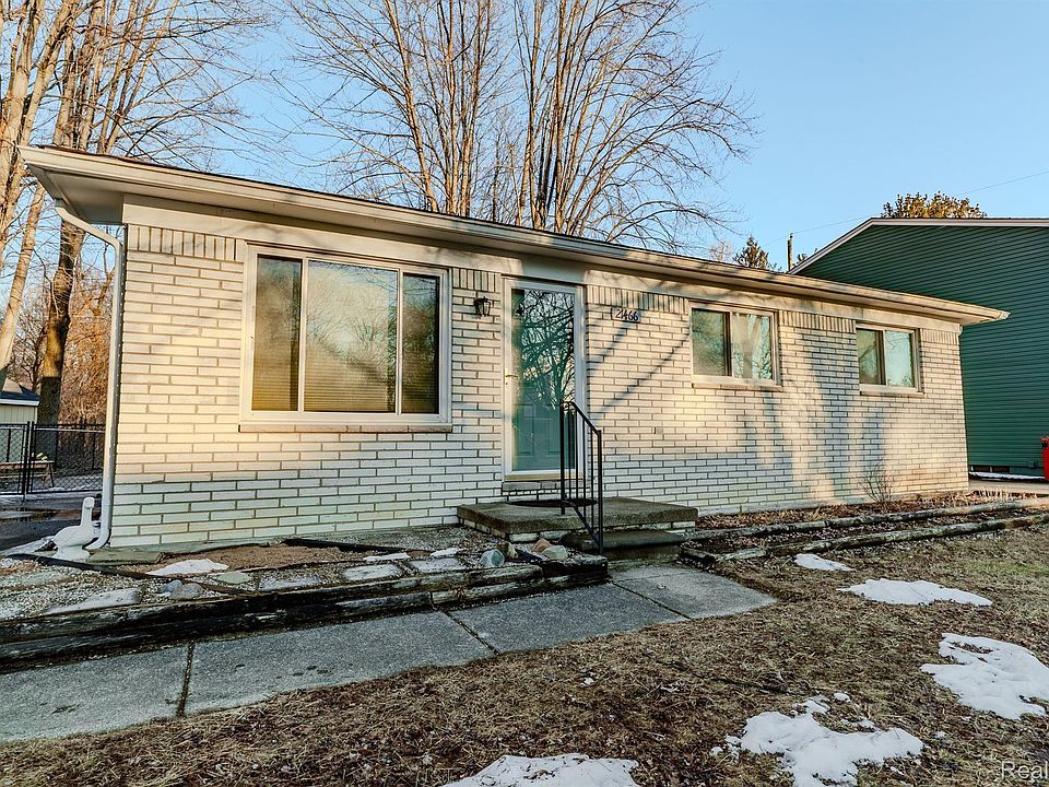 1st image of 21466 Flanders St