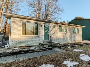 21466 Flanders St, Farmington Hills, MI
