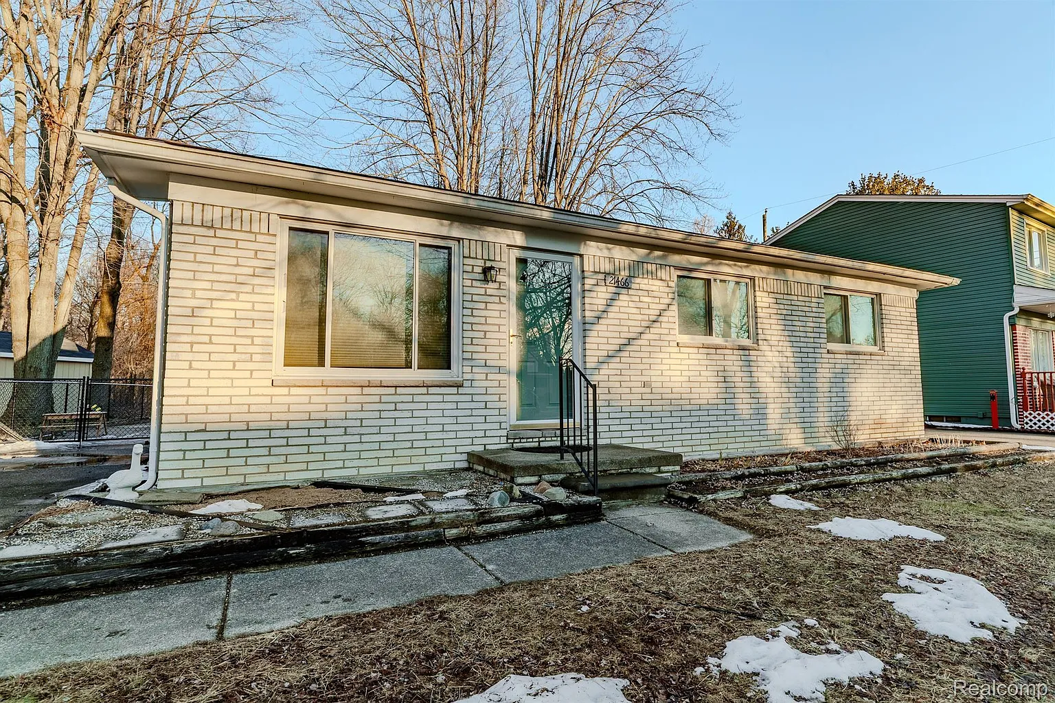 21466 Flanders St photo 1