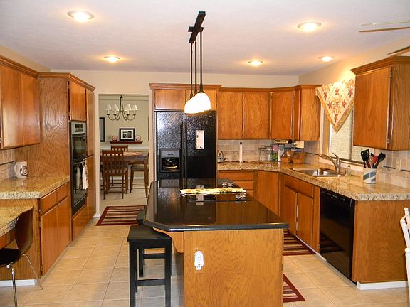 4th image of 318 E Pine Glen Ct