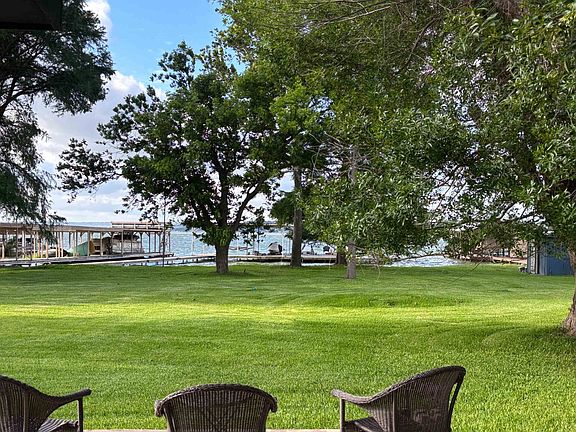 5th image of 306 Beach Dr Drive