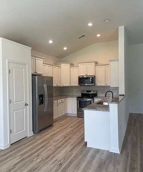 808 Wylie Ct — Photo 4