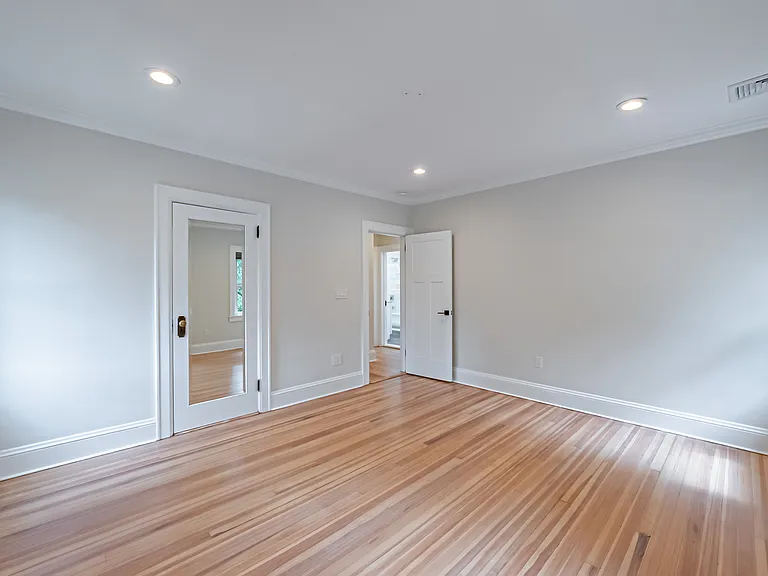 26 Glenwood Ave — Photo 12
