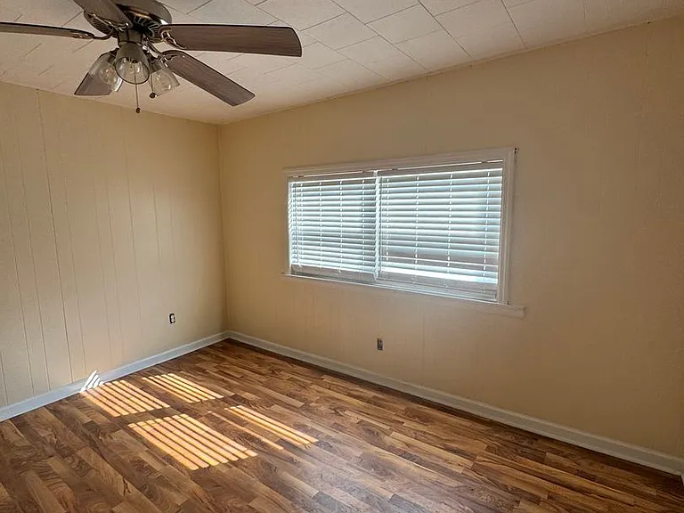 1316 Huron Ave — Photo 2