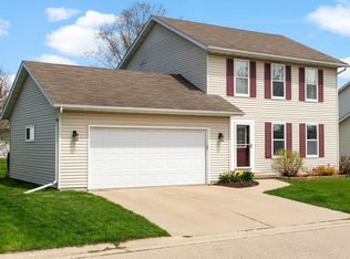 6102 White Pine Way, Fitchburg, WI 53719