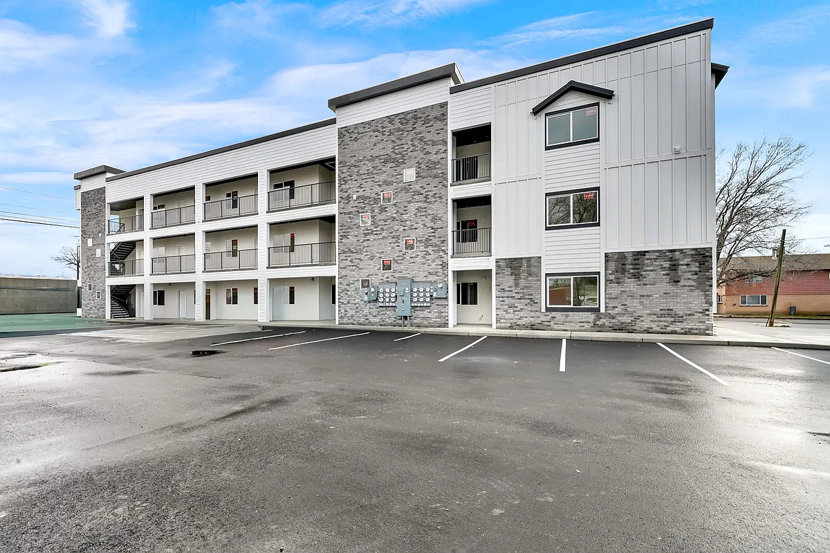Building Photo - 36 W 1600 N #302