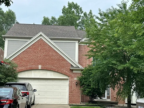 1328 Apple Creek Dr SE, Kentwood, MI 49546