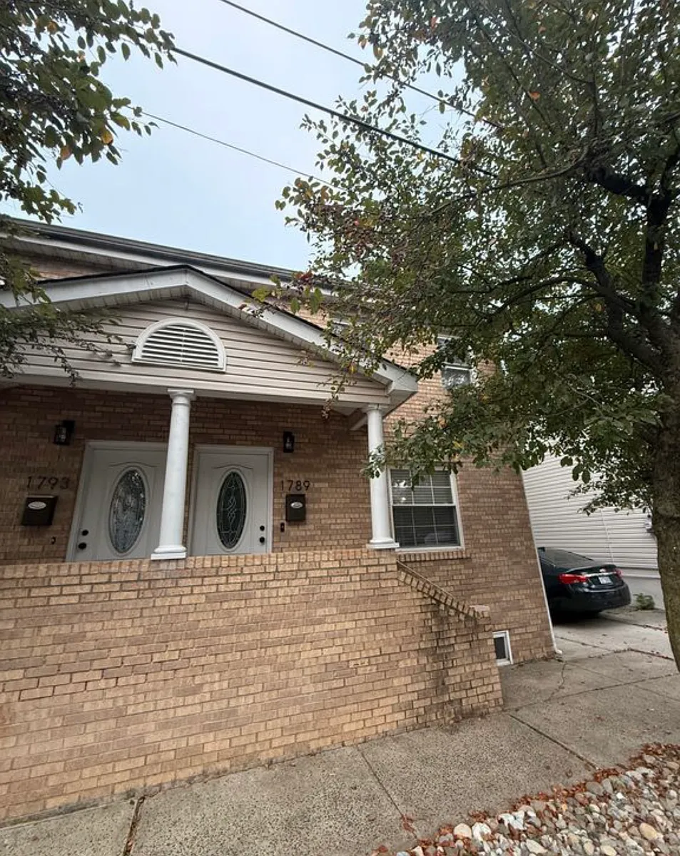 Building Photo - 1789 Newton St #178
