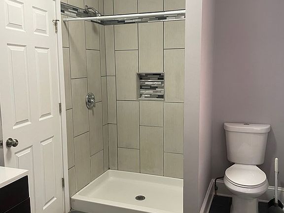 5th image of 615 N Lime St APT 1