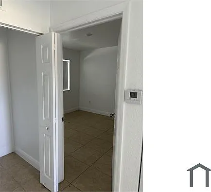 677 NW 6th St — Photo 5