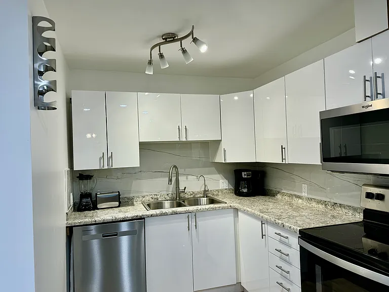 622 SE 2nd Ave #622 — Photo 5