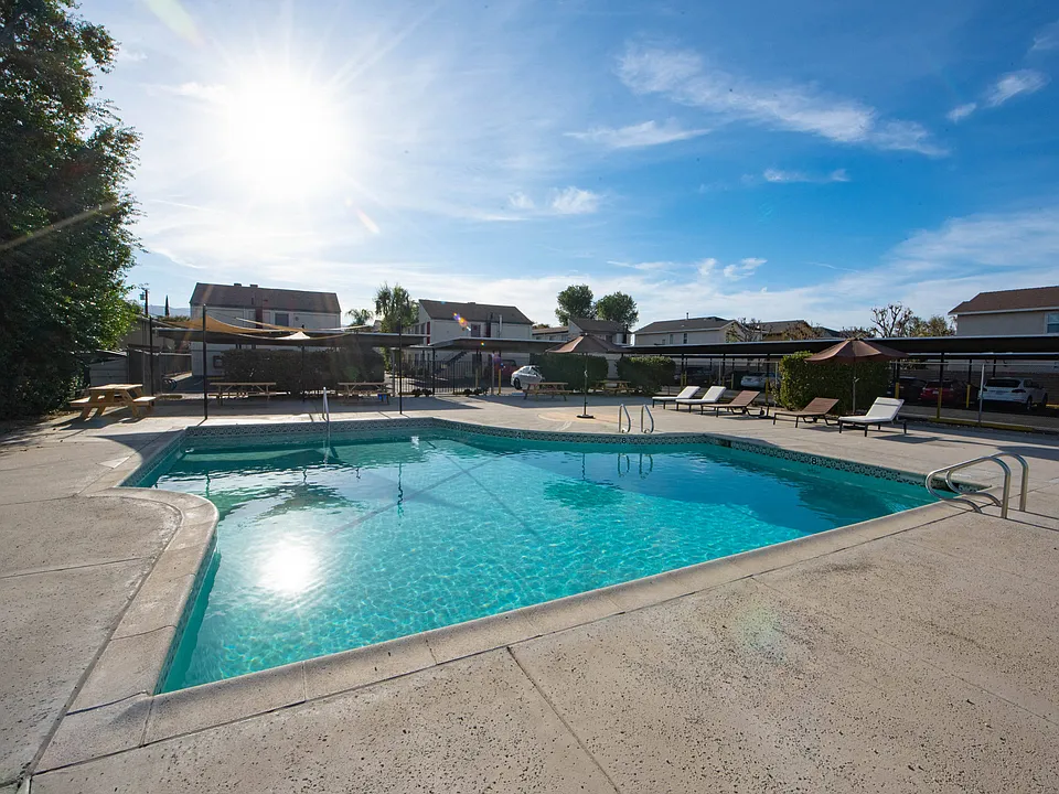 The Canyons at Santa Clarita Apartments
