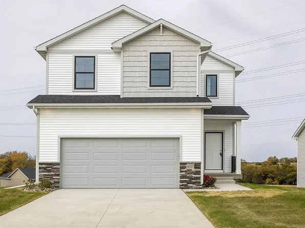 16525 Bentwood Dr, Urbandale, IA 50323