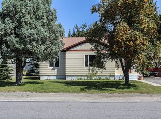 453 4th St, Priest River, ID 83856
