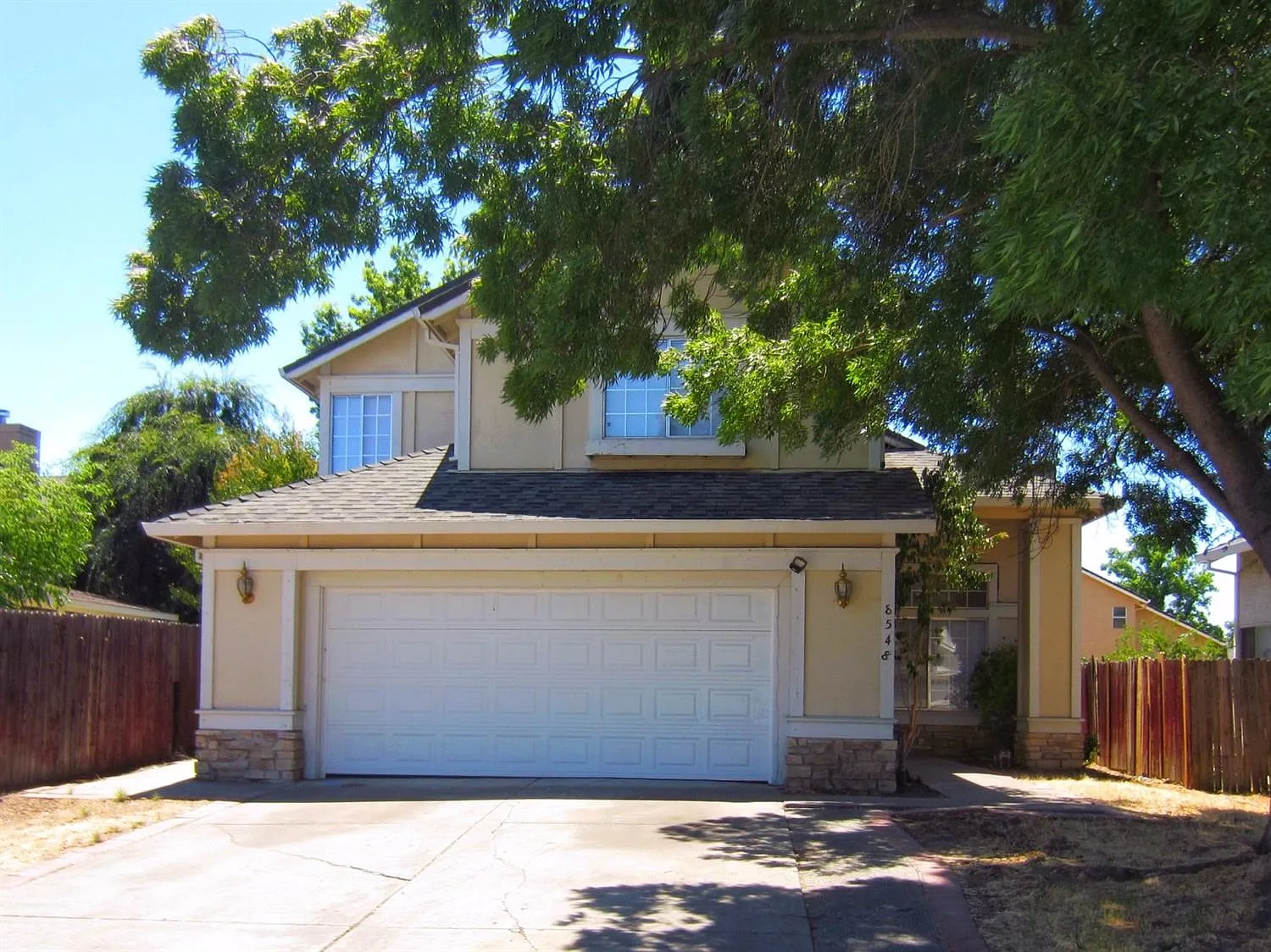8548 Hermitage Way photo 1
