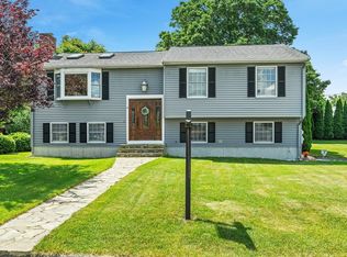 6 Crestlan Dr, Worcester, MA 01604