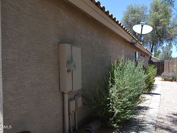 3rd image of 976 E Greenlee Ave