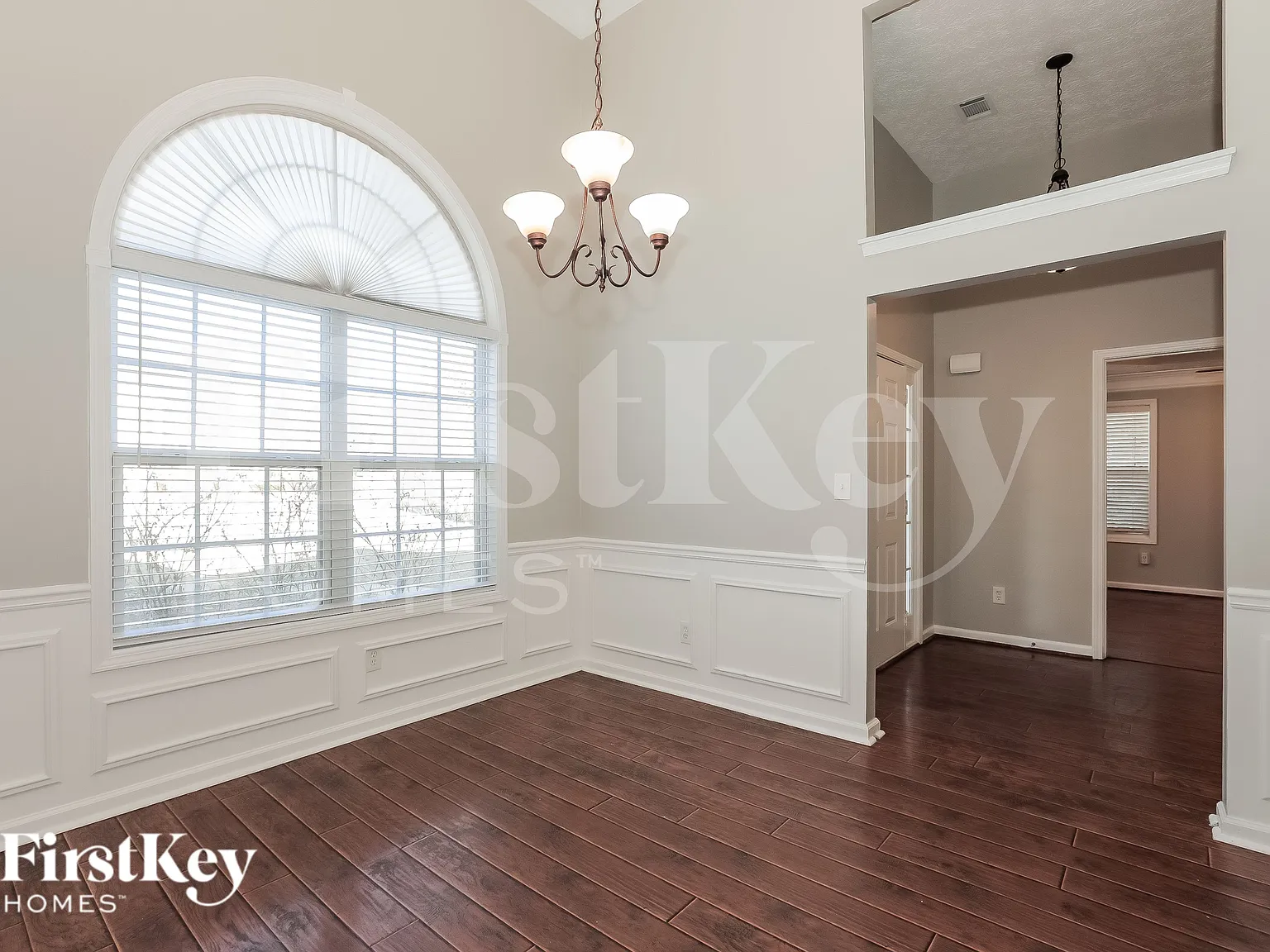 4 bed, 2.0 bath, 1942 sqft, $2,070 — Photo 4