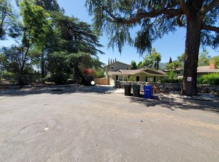 2832 Mayfield Ave, La Crescenta, CA 91214