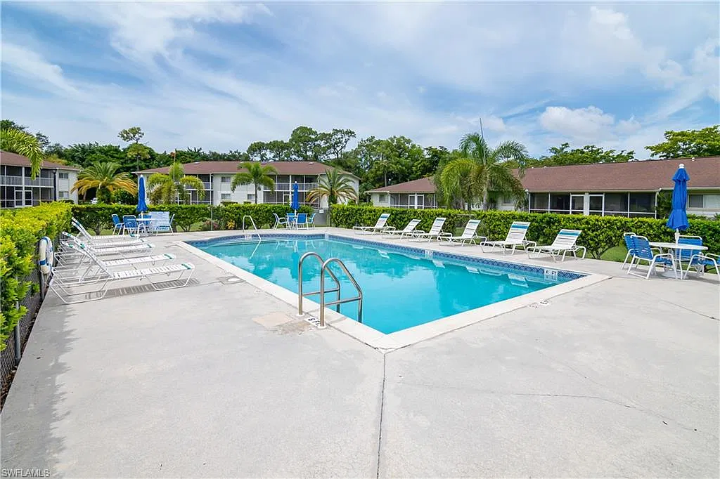 3 bed, 2.0 bath, 1180 sqft, $1,800 — Photo 1