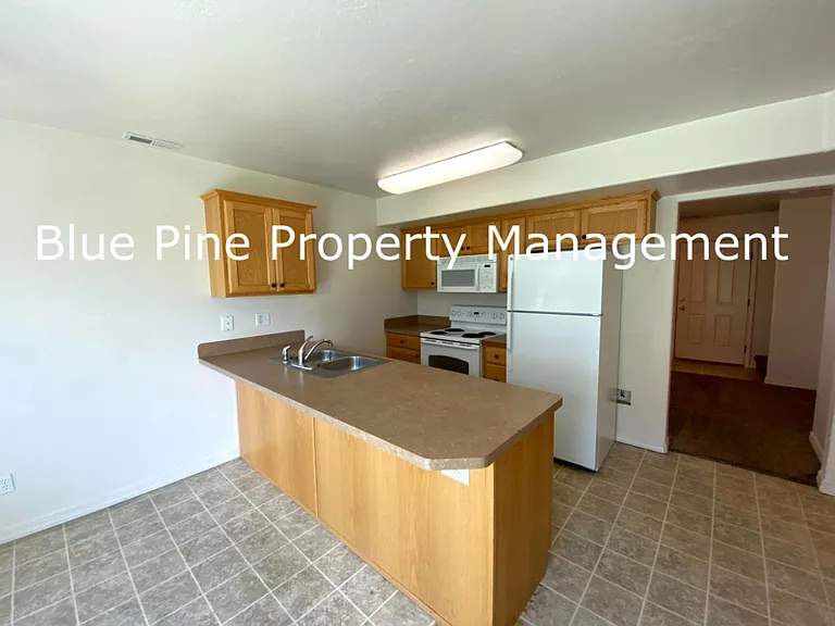 1512 N Stevens Dr #B — Photo 3
