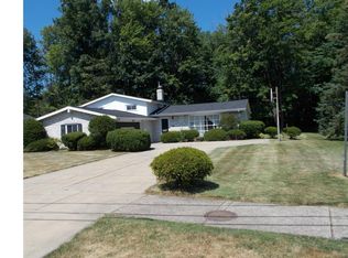 1952 Marshfield Rd, Mayfield Heights, OH 44124