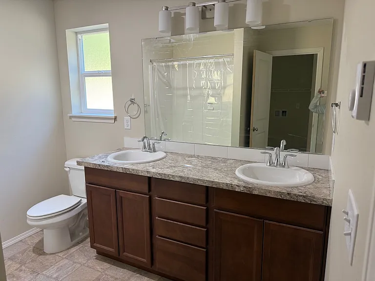 20675 Indianola Rd NE — Photo 5