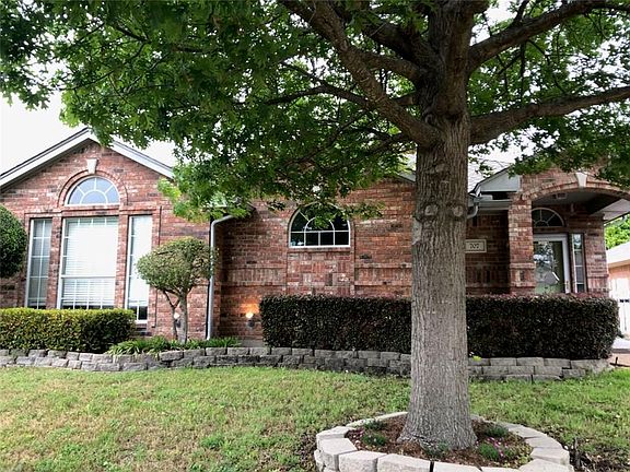 2nd image of 707 Dogwood Ln