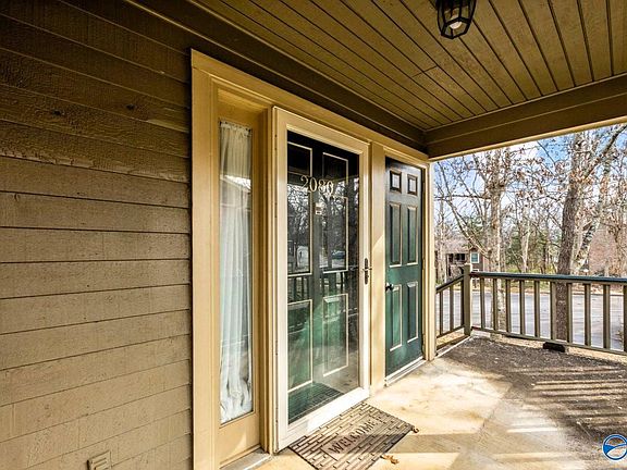 2nd image of 2080 Woodlawn Dr SW Unit 2080