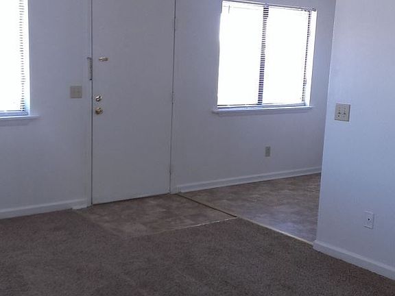 5th image of 4422 Torrance Dr NW APT 10