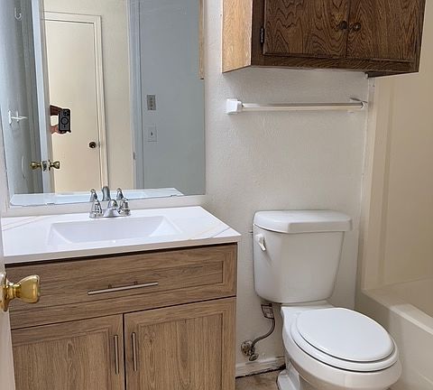 5th image of 4903 S Gum Ave
