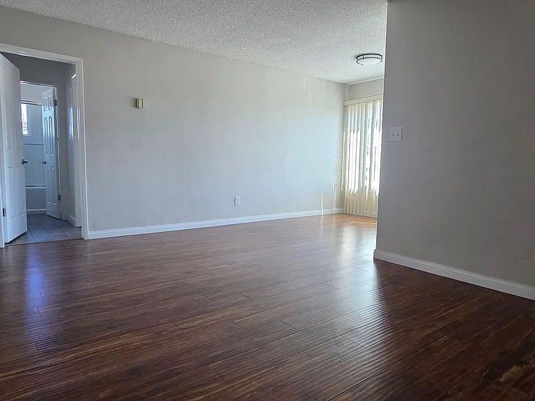 Villa West Apartments — Photo 13