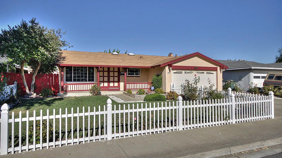 1st image of 32457 Jacklynn Dr