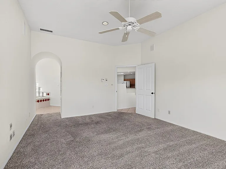 10900 San Francisco Rd NE — Photo 20