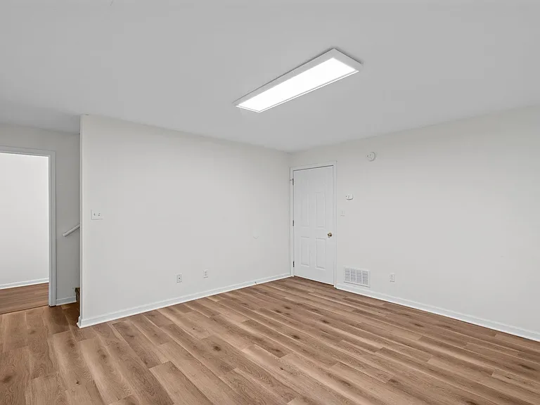 2409-2411 Northampton Dr. — Photo 38