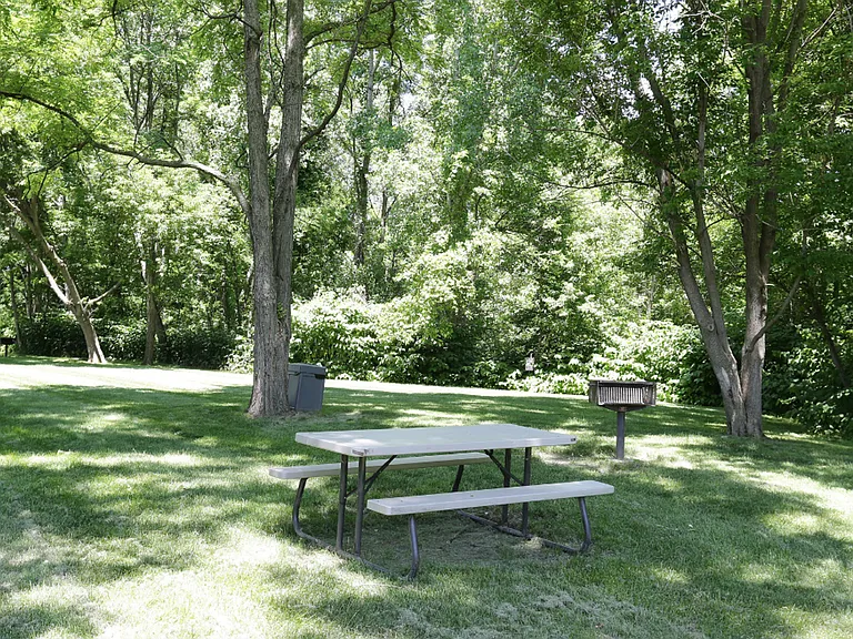 Country Gardens Apartments — Photo 14