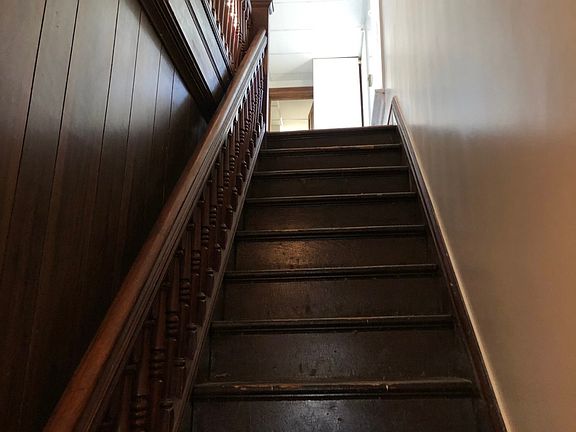 3rd image of 426 Bridge St APT 2