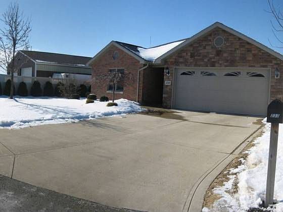 1st image of Oakmont Dr