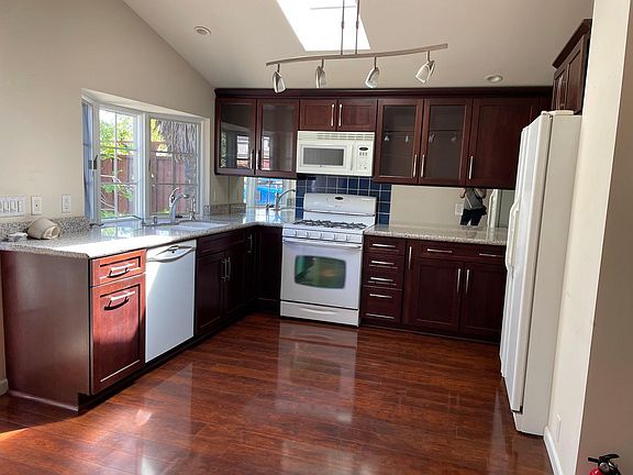 4th image of 921 Crockett Ave #1