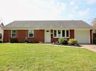 1733 Chantilly Dr, Maumee, OH 43537