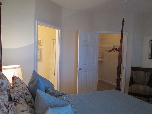 Master bed w/ large bath and closet