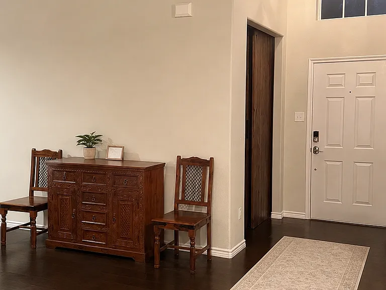 1622 Lake Travis Dr — Photo 3